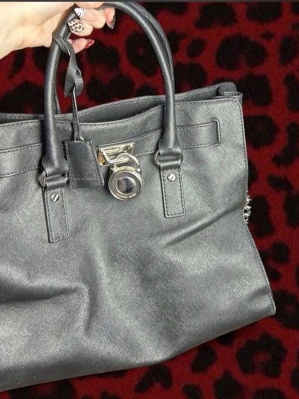Black Michal kors bag